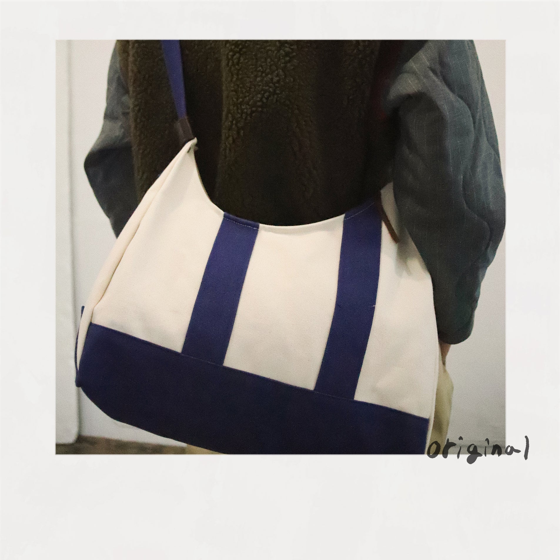 3D cutting messenger bag Blue – EYE/KHOKI