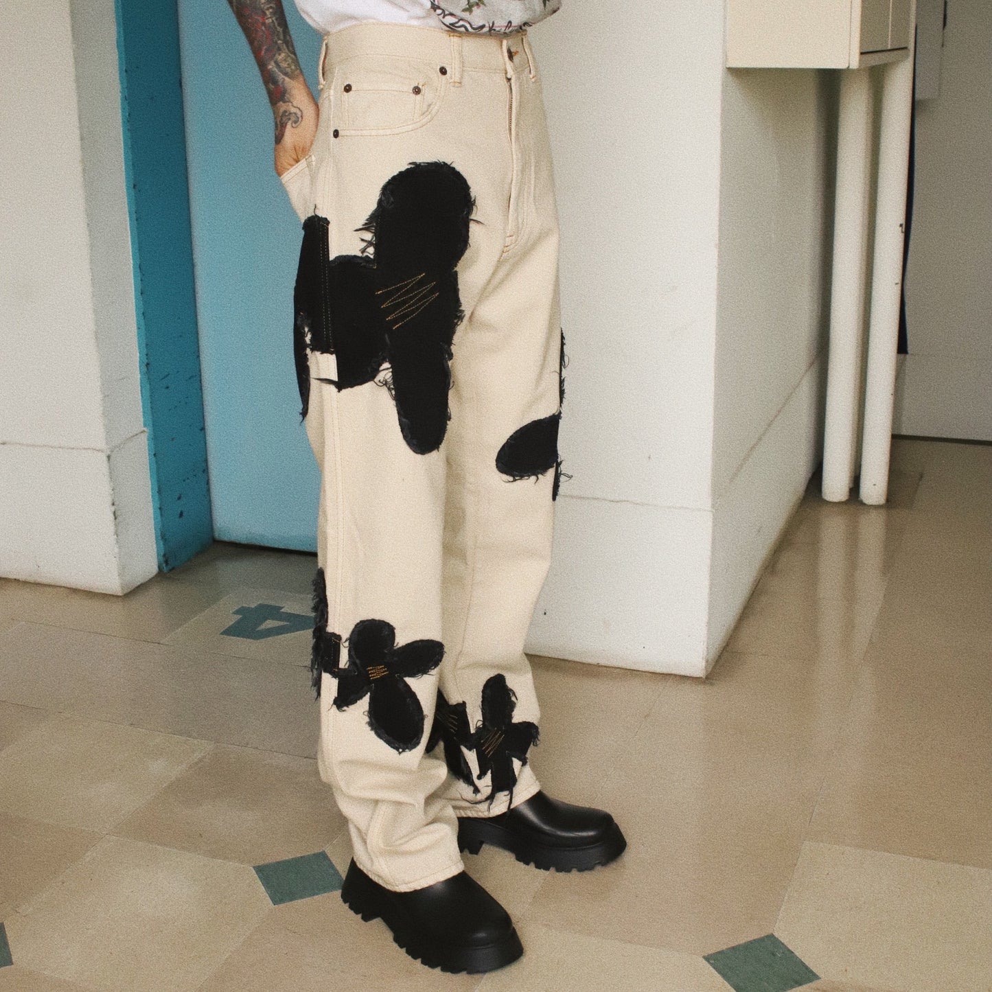 Flower pattern denim pants Beige