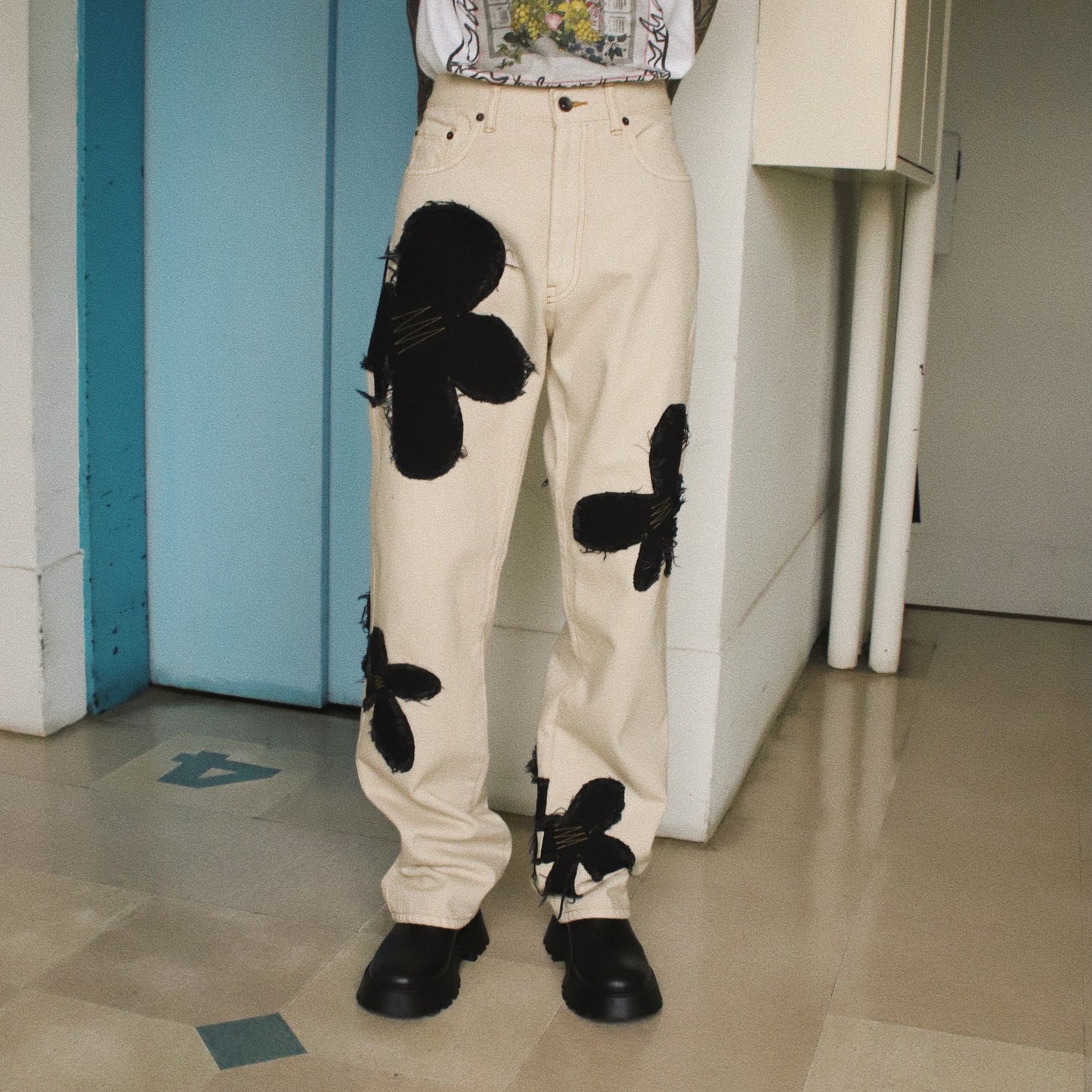 Flower pattern denim pants Beige
