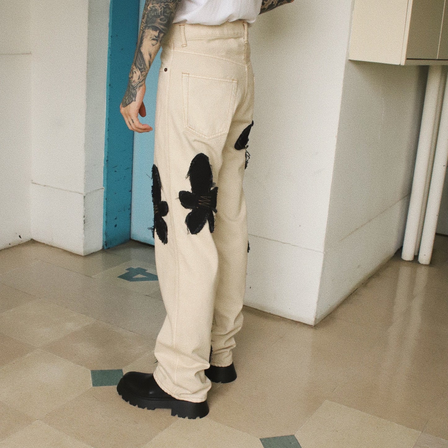 Flower pattern denim pants Beige