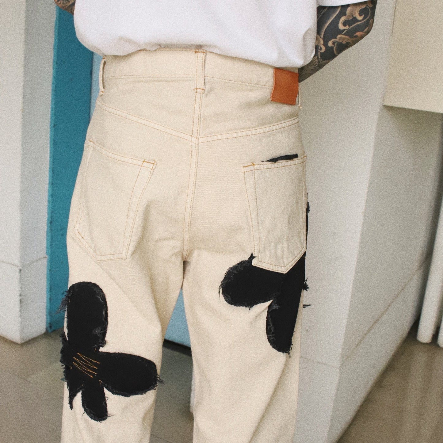 Flower pattern denim pants Beige