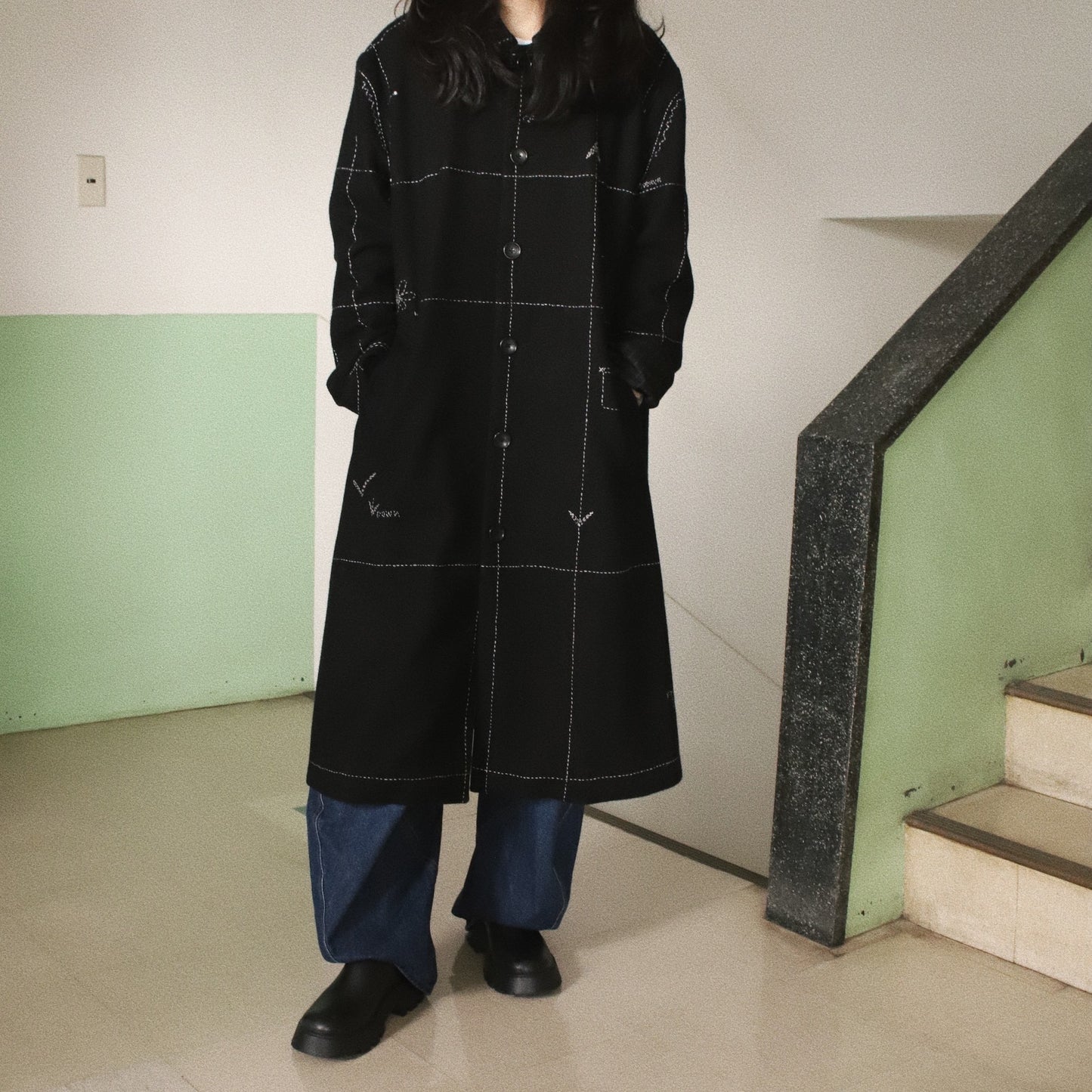 Hand embroidery coat Black