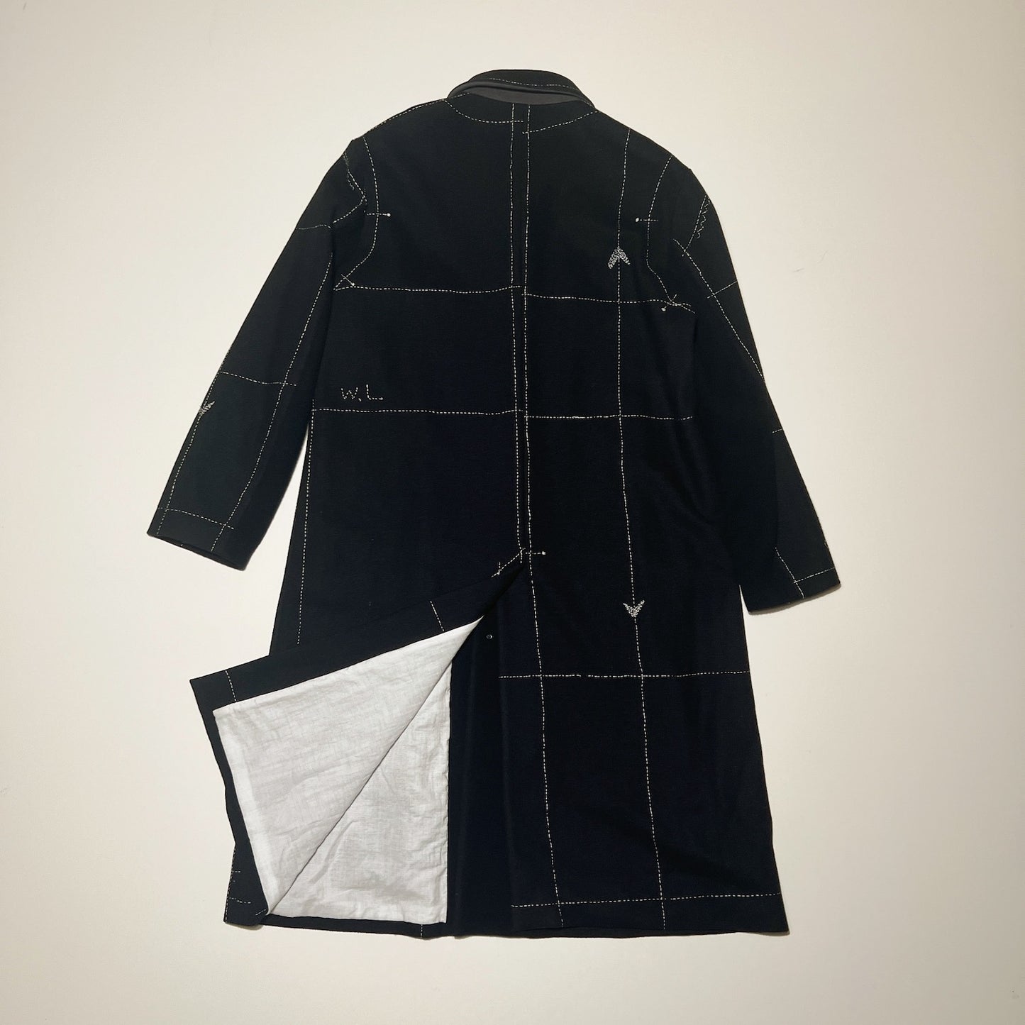 Hand embroidery coat Black
