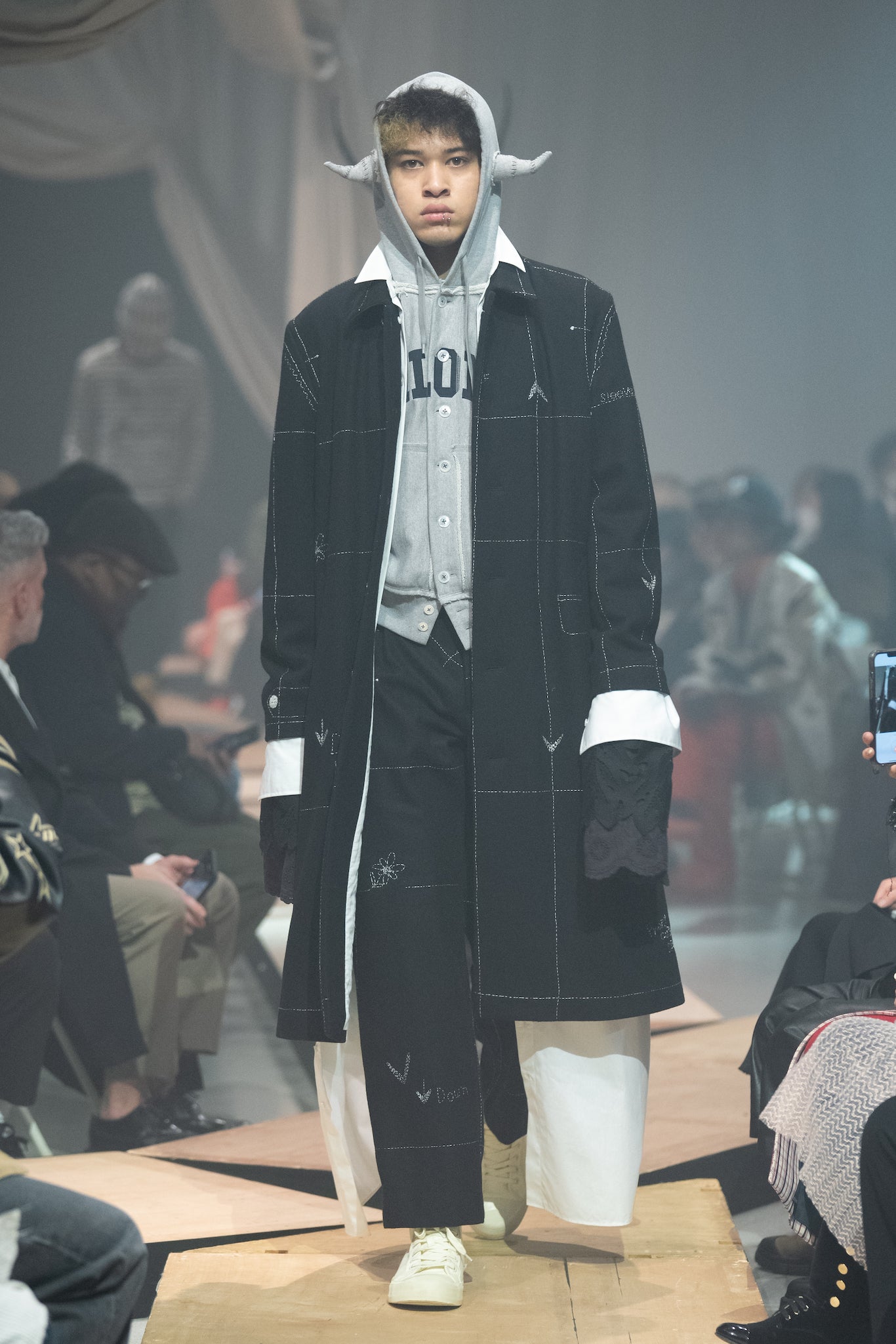 Hand embroidery coat Brown