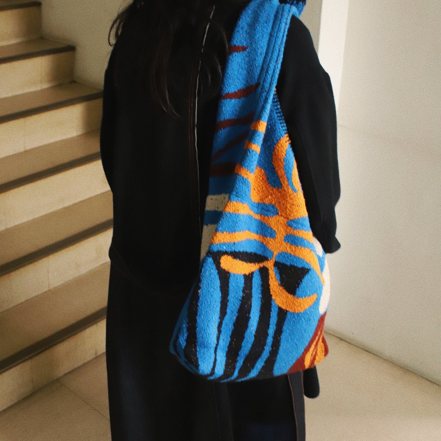 Intarsia-knit bag Blue