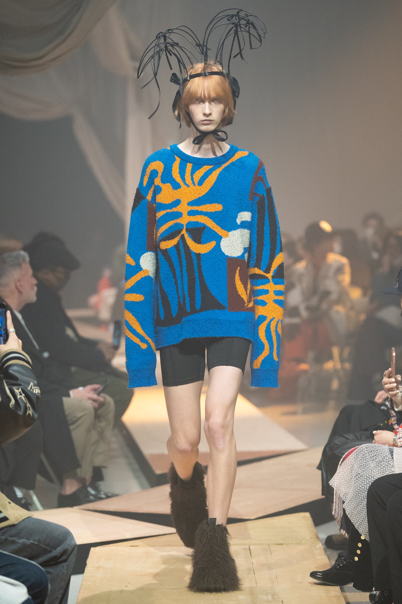 Intarsia-knit jumper Blue