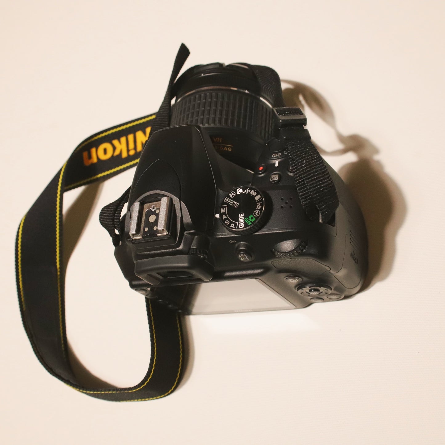 Nicon D3400