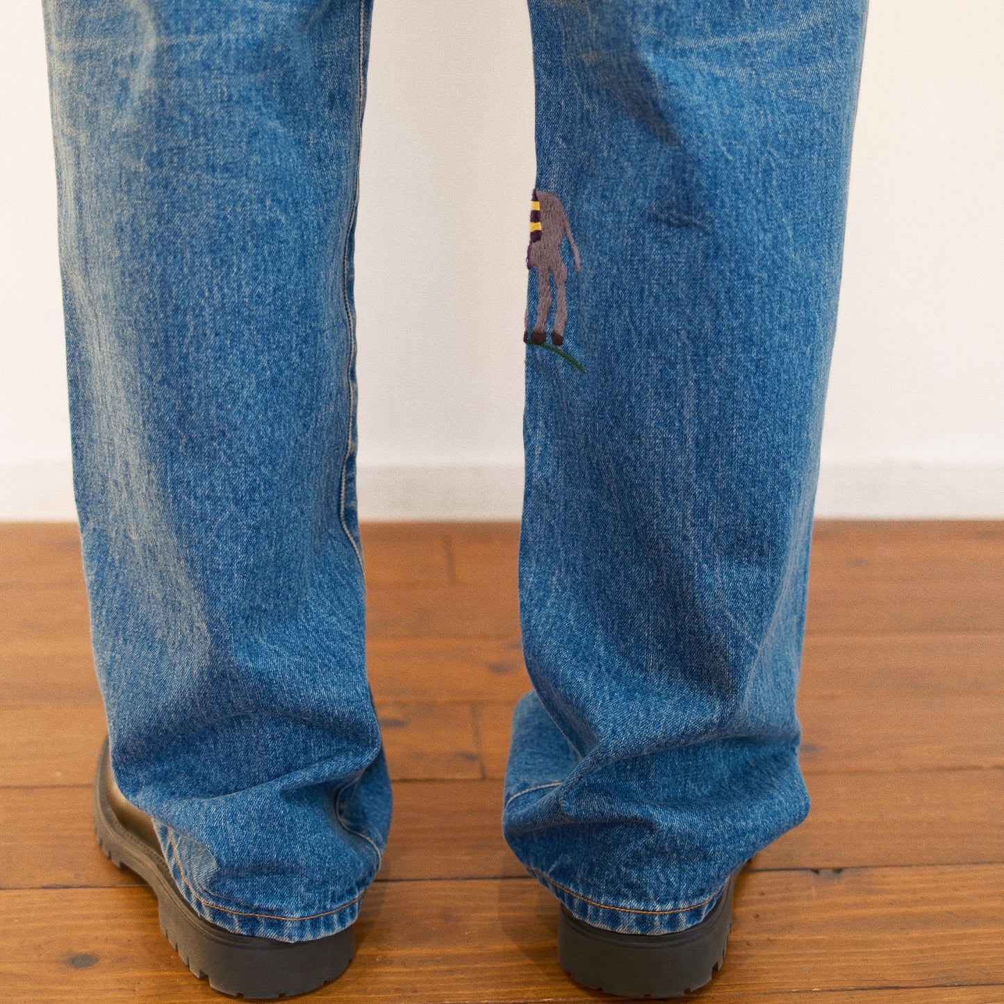 Hand-Embroidered Denim Pants 　Indigo