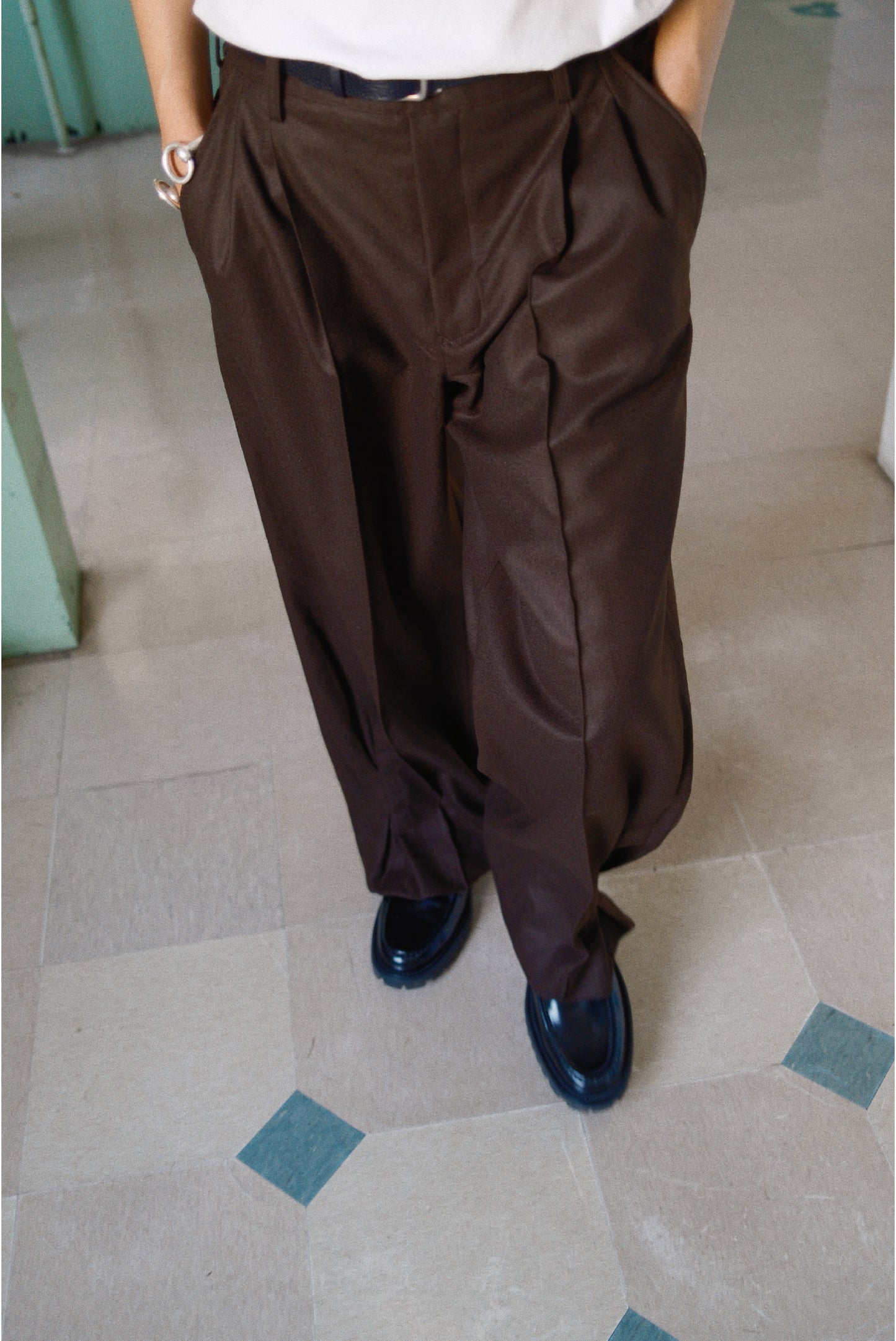 Tuck Pleats pants Brown