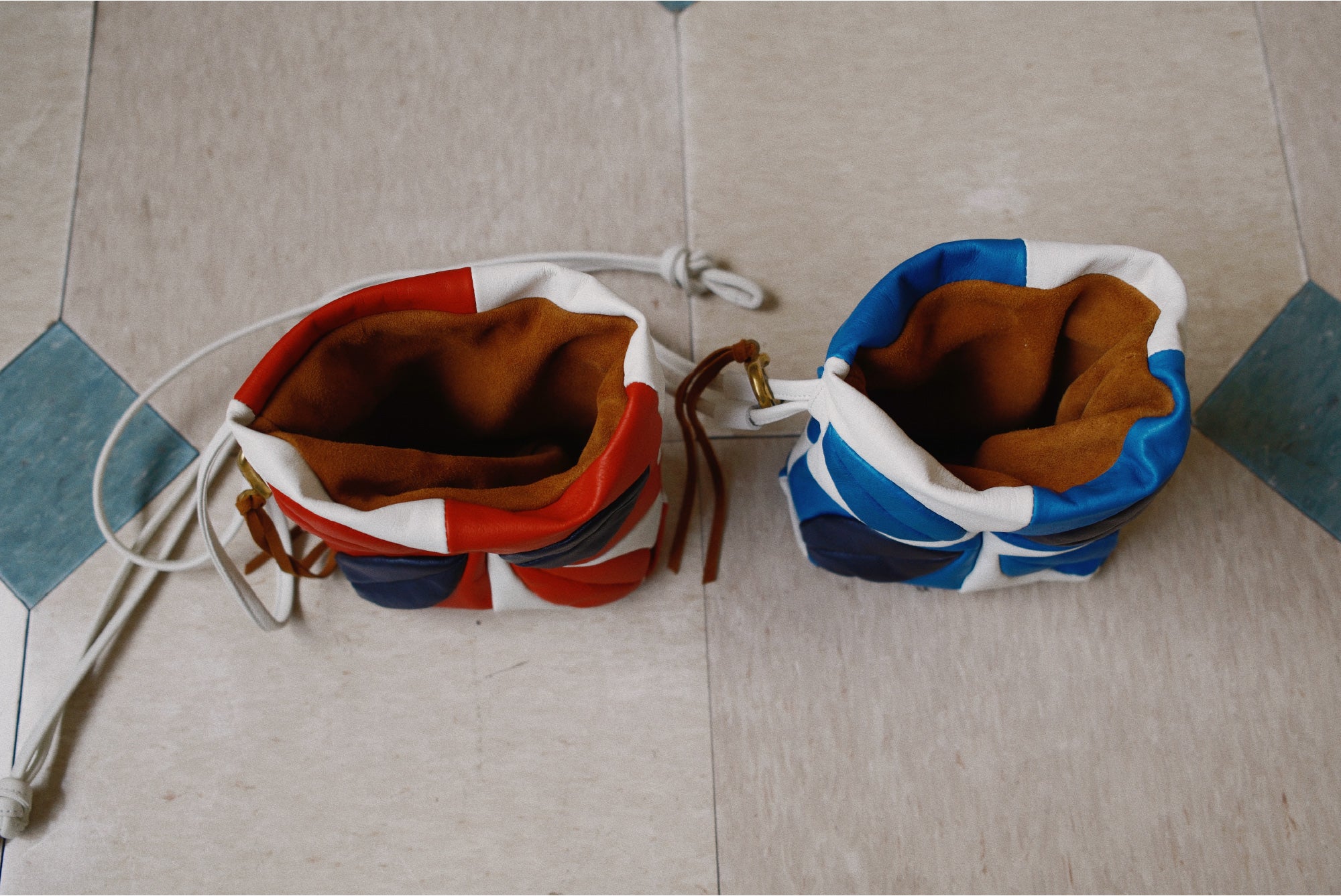 バッグ KHOKI Hand-Patchwork Leather Bag Blue Hand-Patchwork Leather Bag Blue – EYE/KHOKI