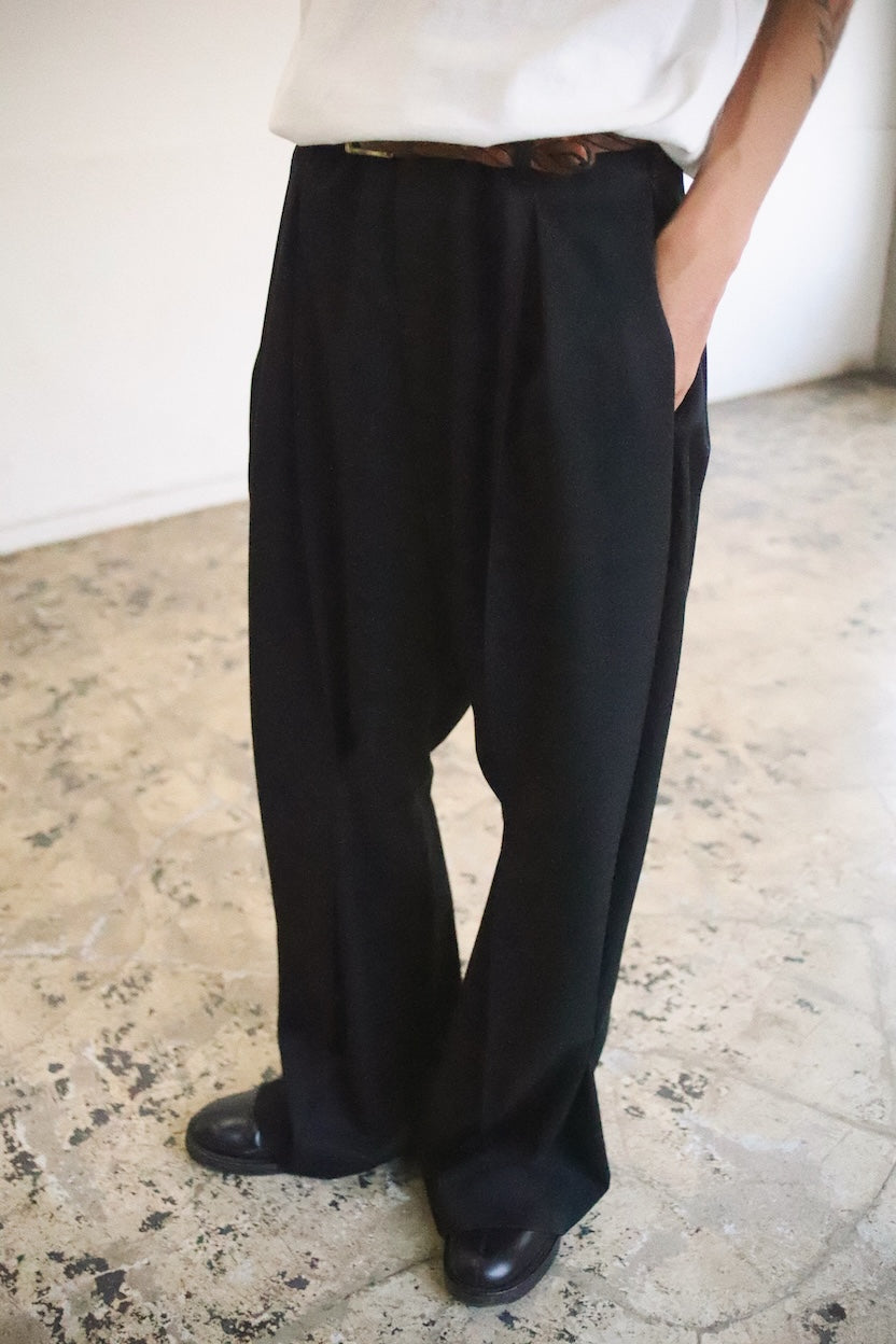 Tuck-detail pants Black