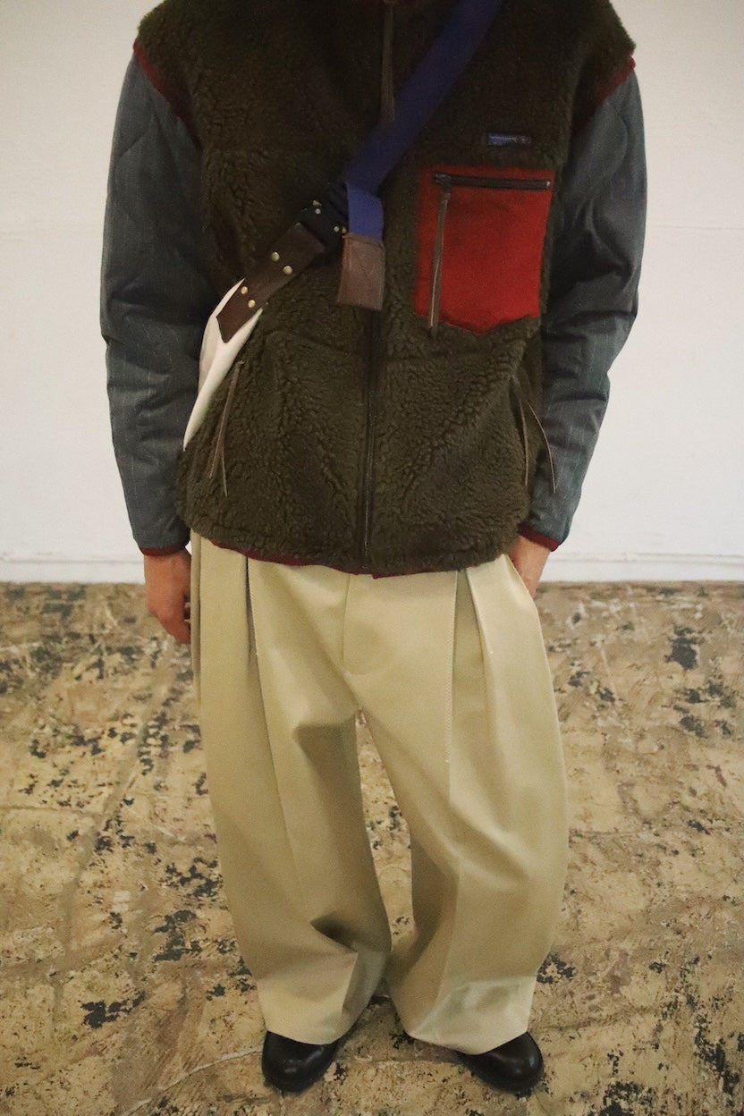 3D cutting messenger bag Blue