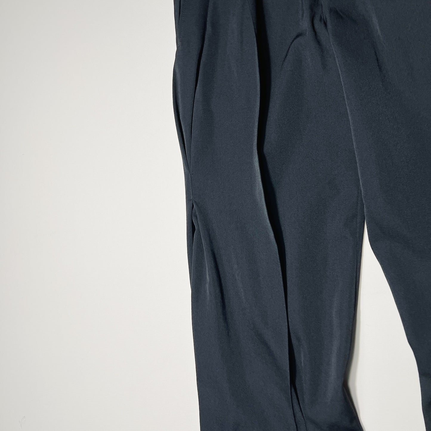 Pleat-detail pants Black