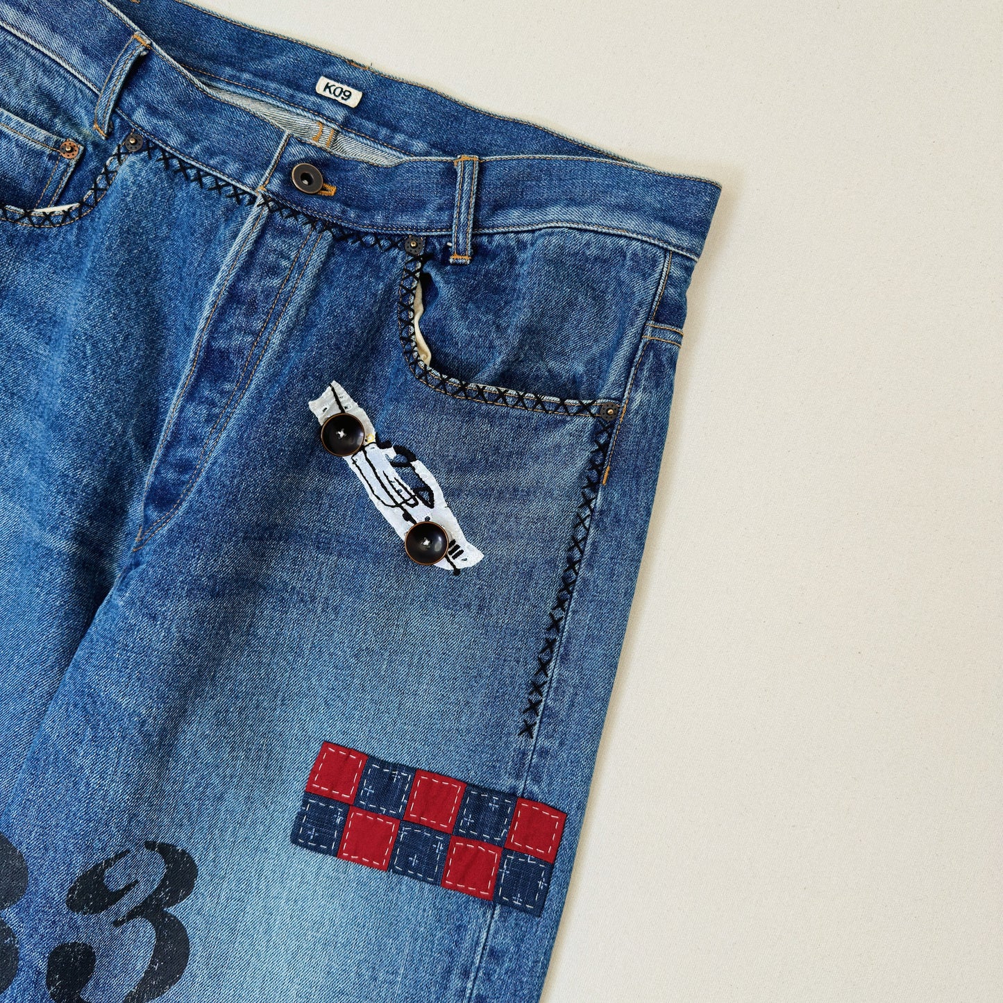 Hand-Embroidered Denim Pants 　Indigo