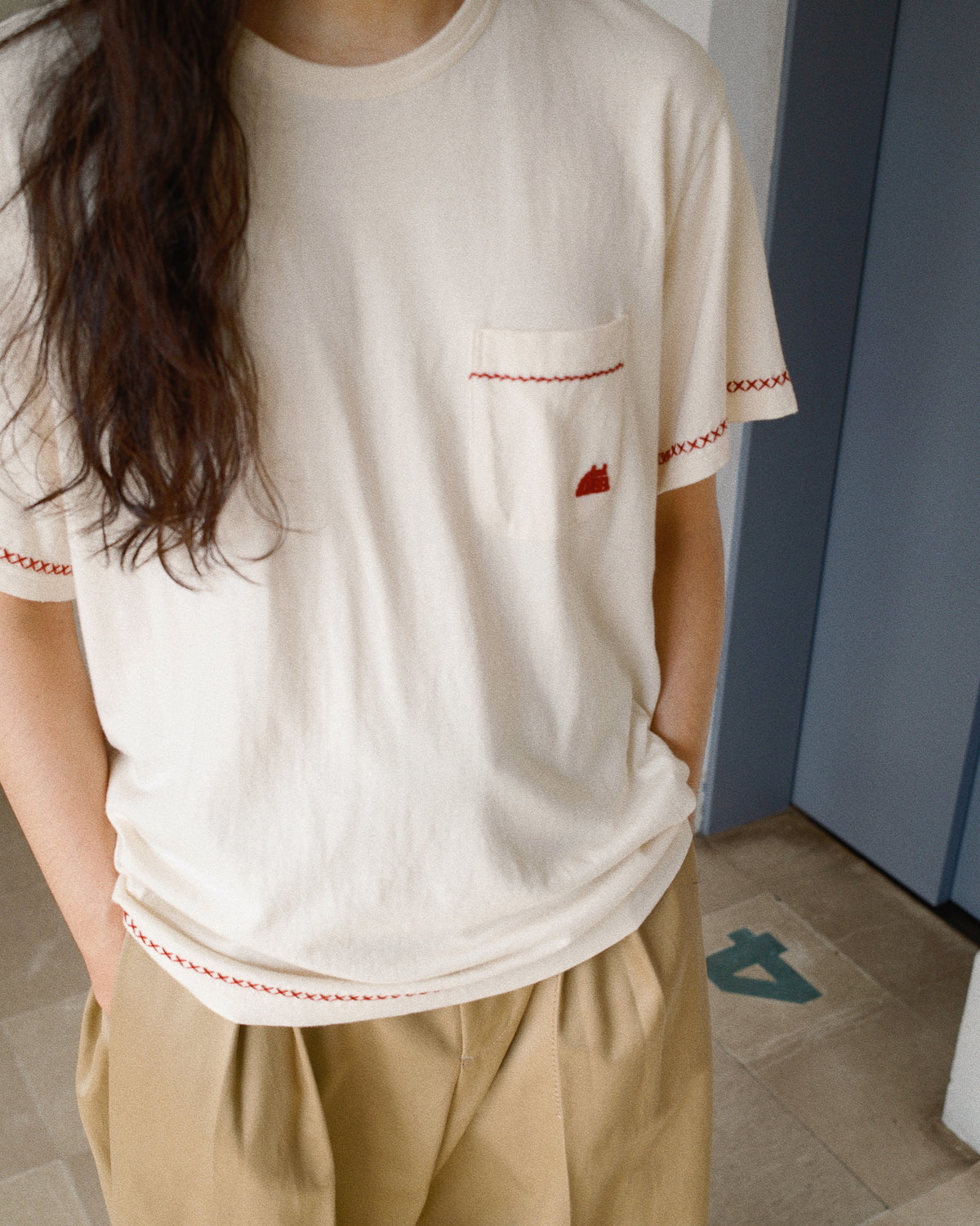Hand-embroidered T-shirt Oatmeal