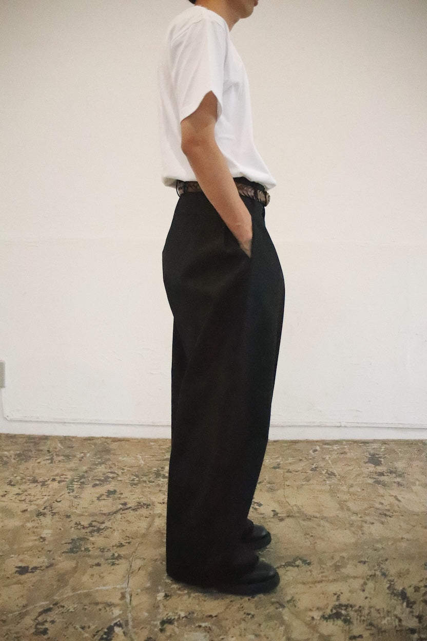 Tuck-detail cotton pants Black