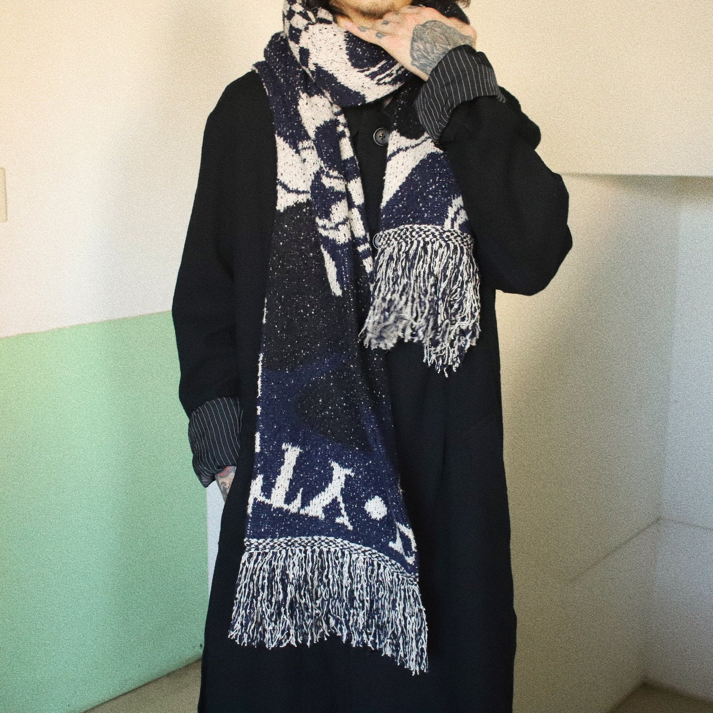 Intarsia-knit muffler Navy