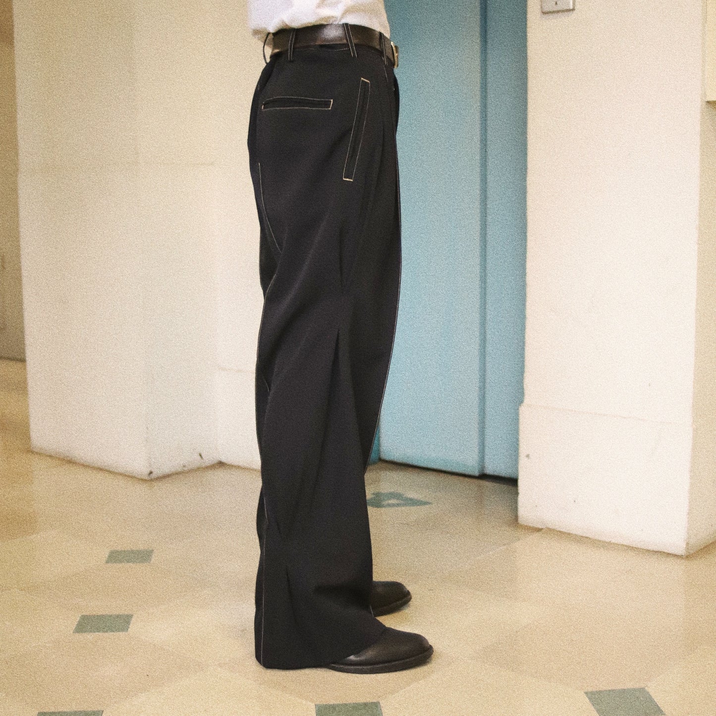 Pleat-detail pants Navy