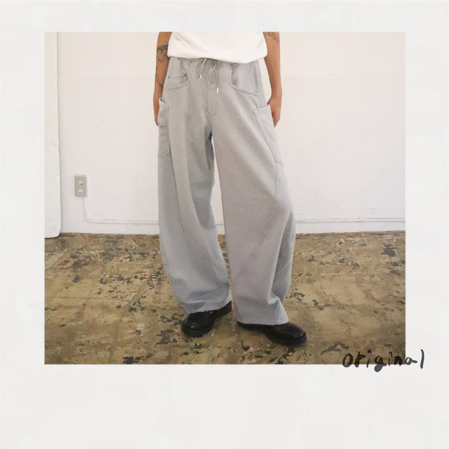 3D cutting sweat pants Gray