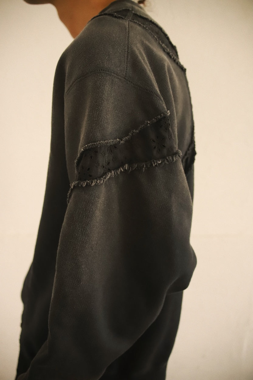 Vintage-eﬀect asymmetric sweat shirt Black