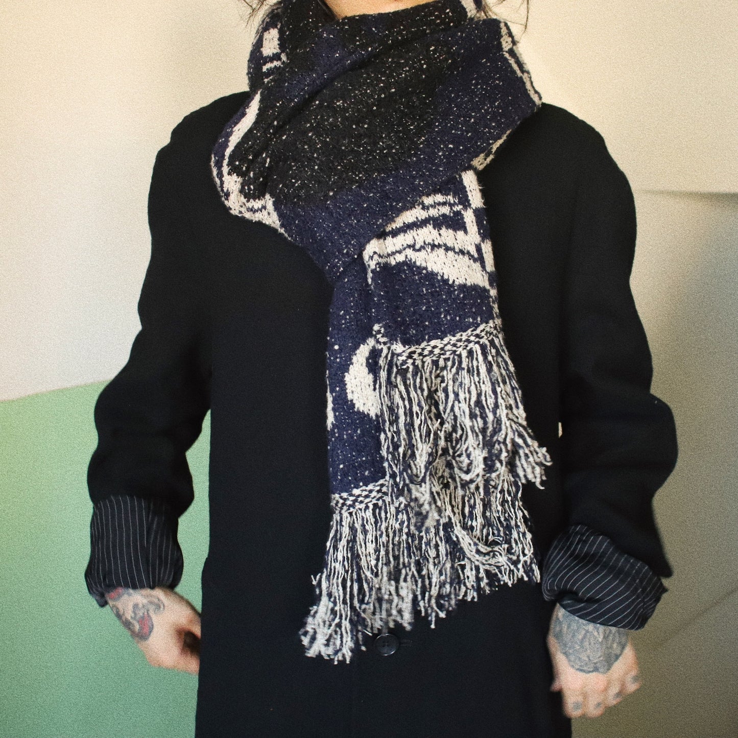 Intarsia-knit muffler Navy