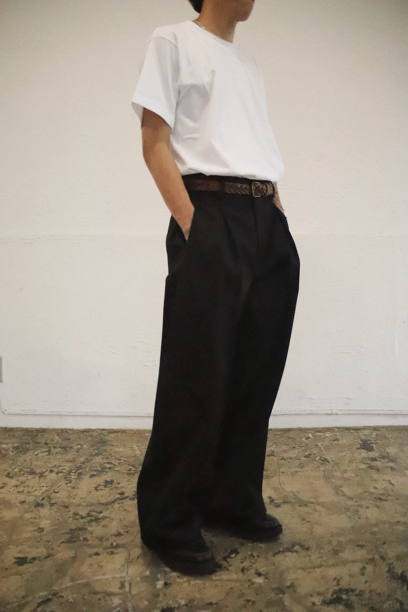 Tuck-detail cotton pants Black