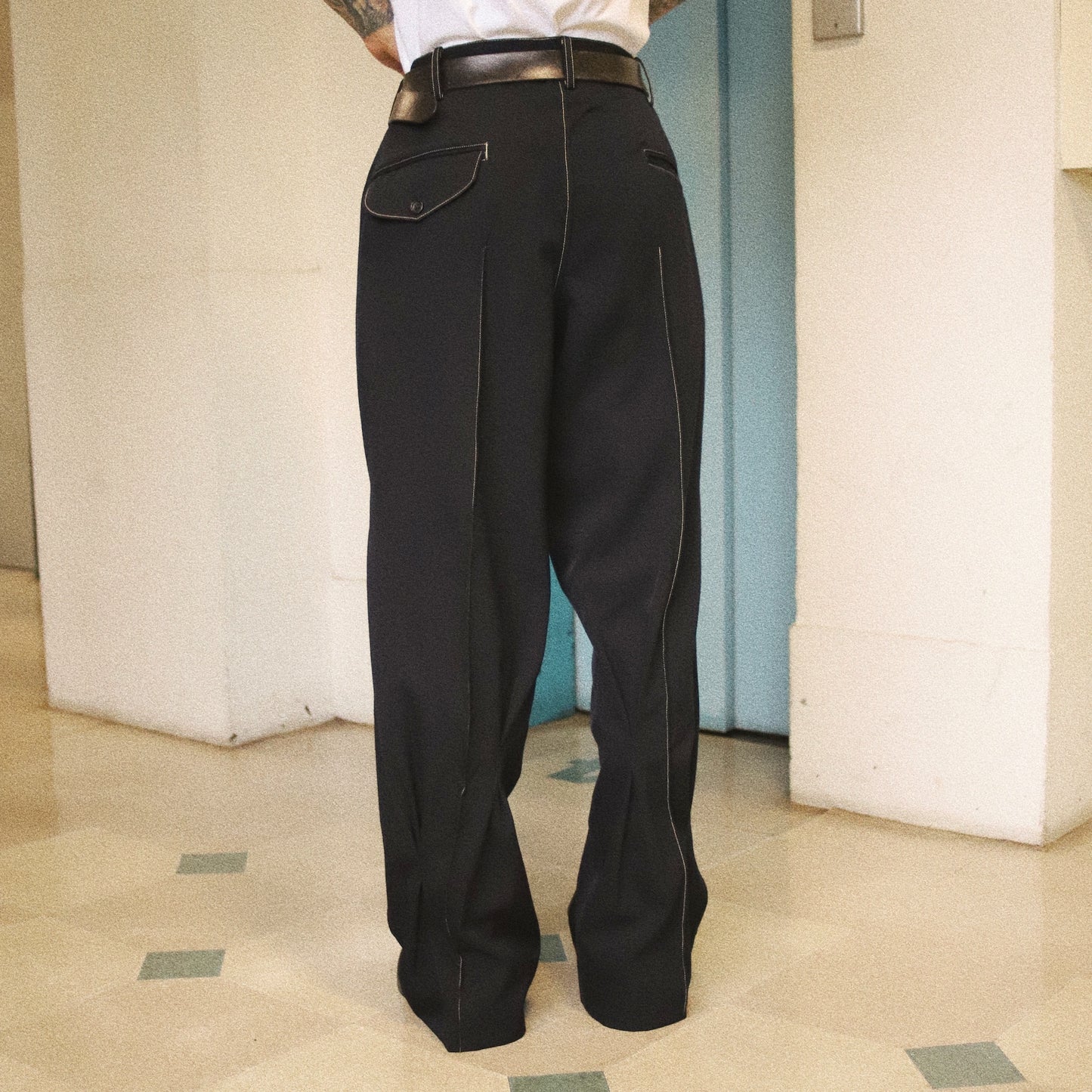 Pleat-detail pants Navy