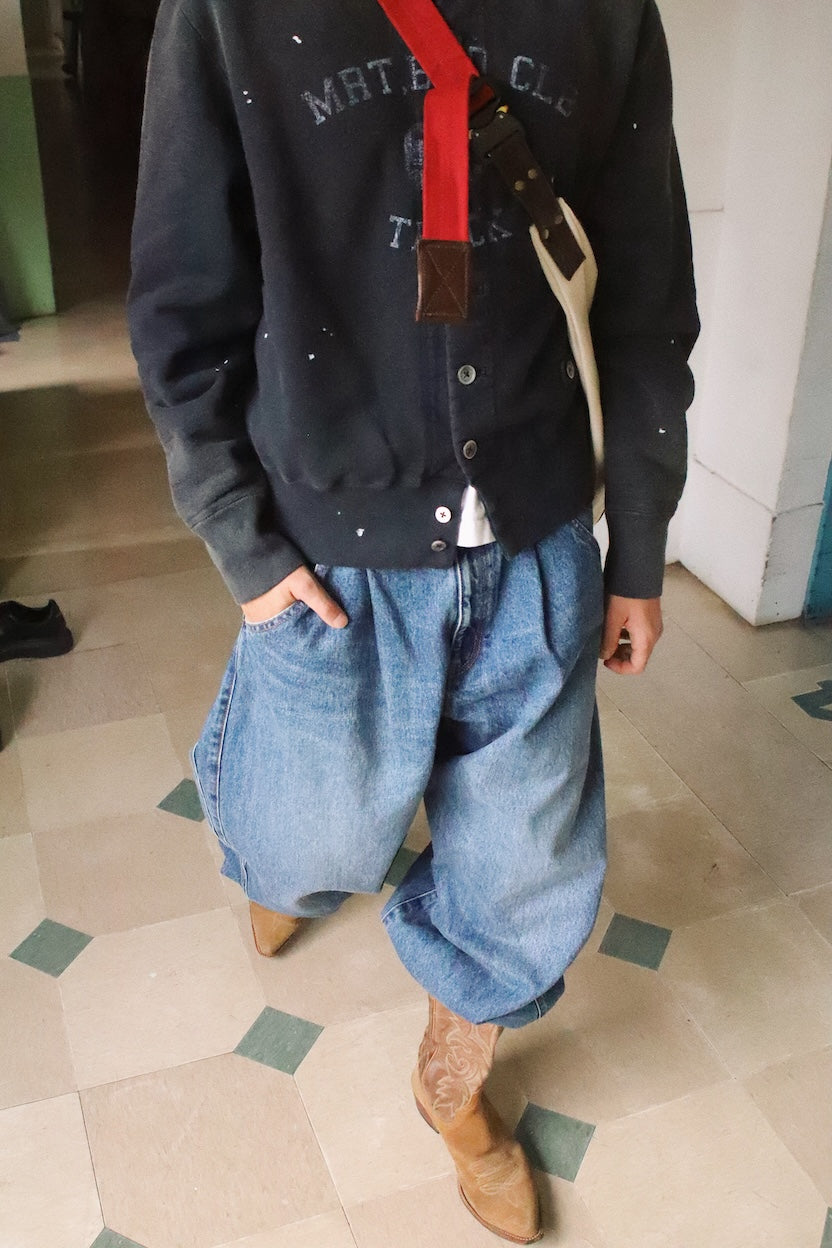 3D cutting messenger bag Red