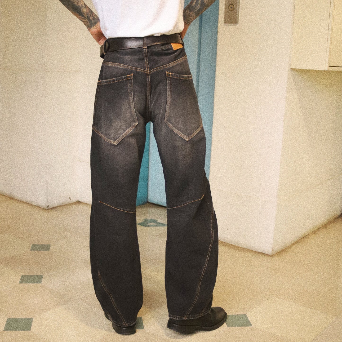 3D cutting denim pants Black