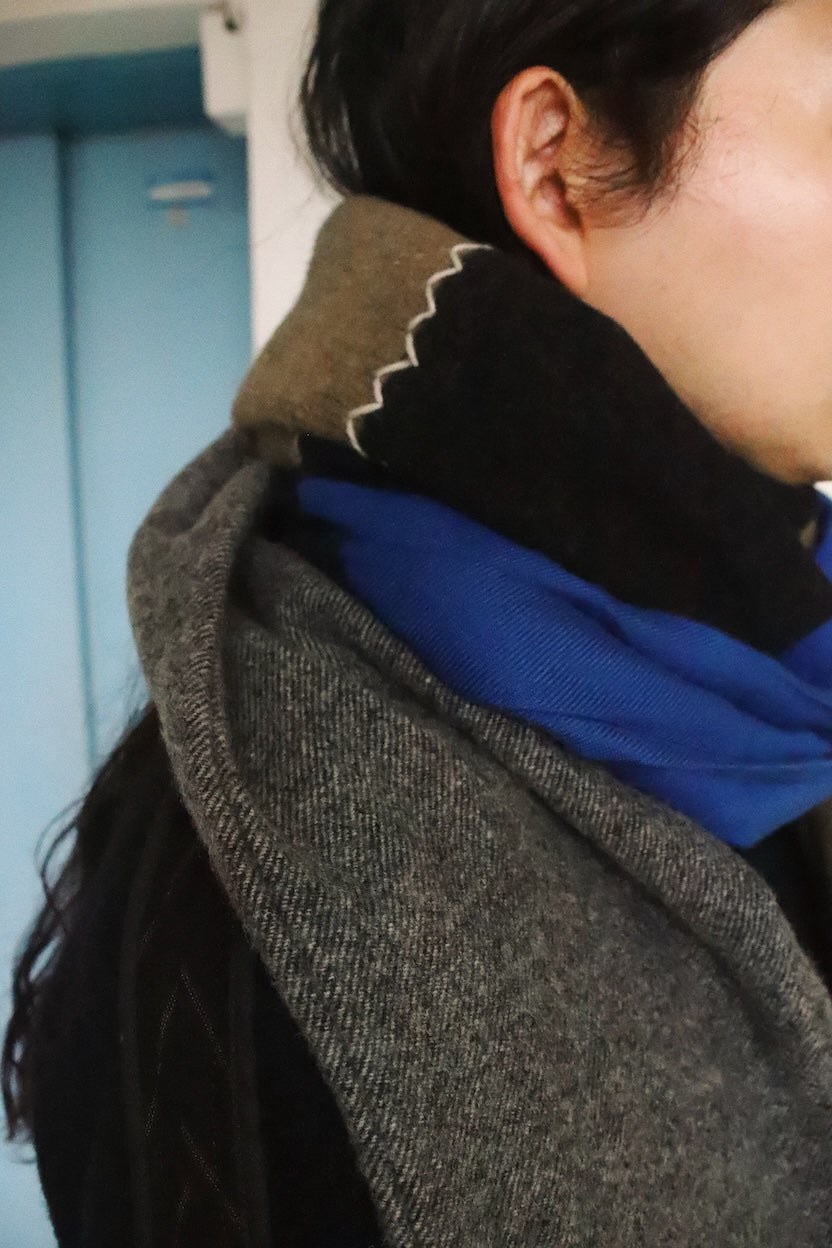 Panel-design muﬄer Blue