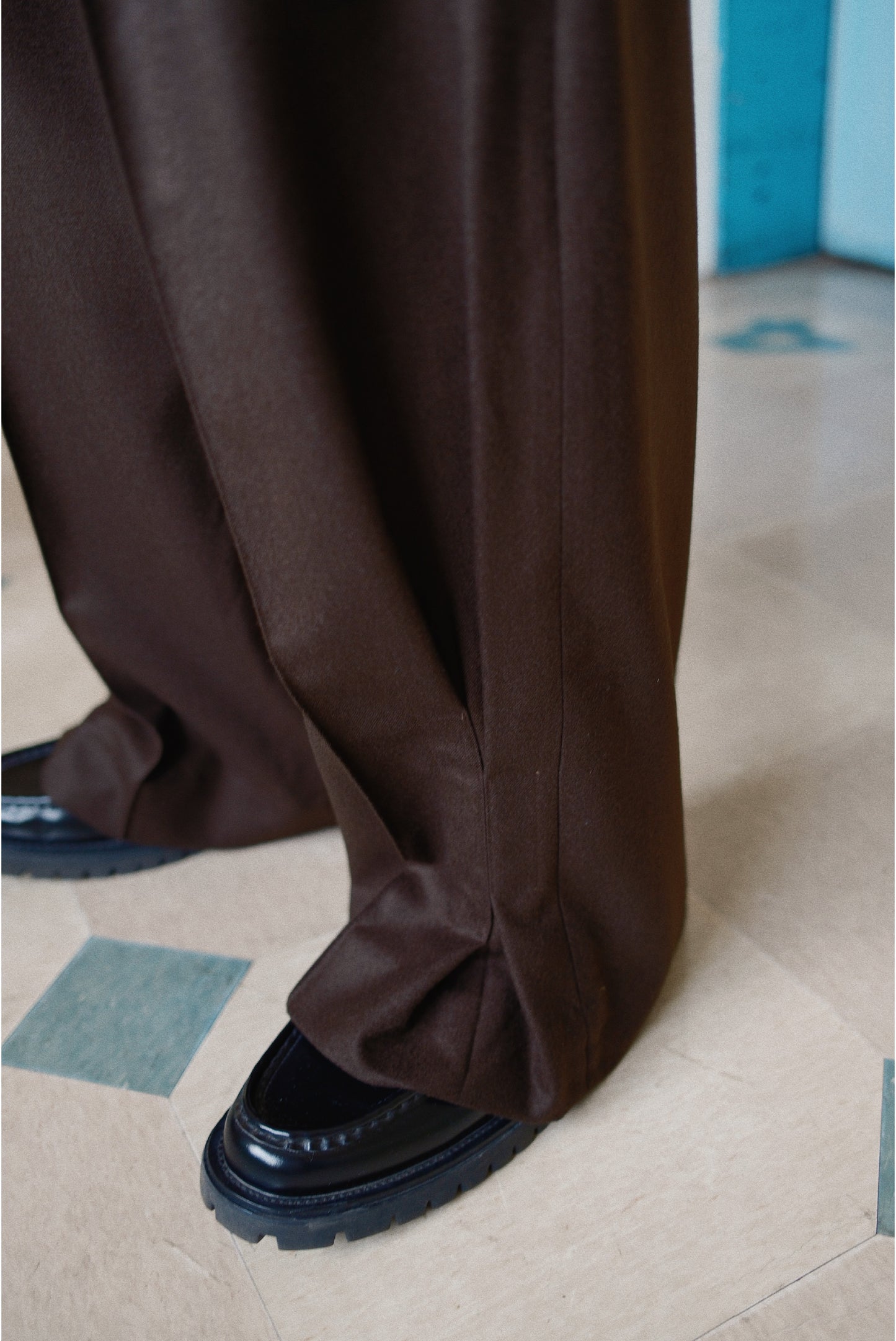 Tuck Pleats pants Brown