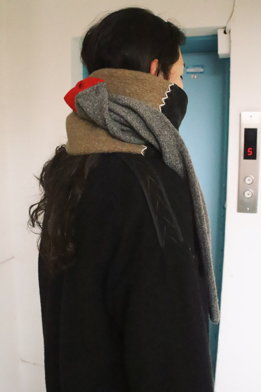 Panel-design muﬄer Red