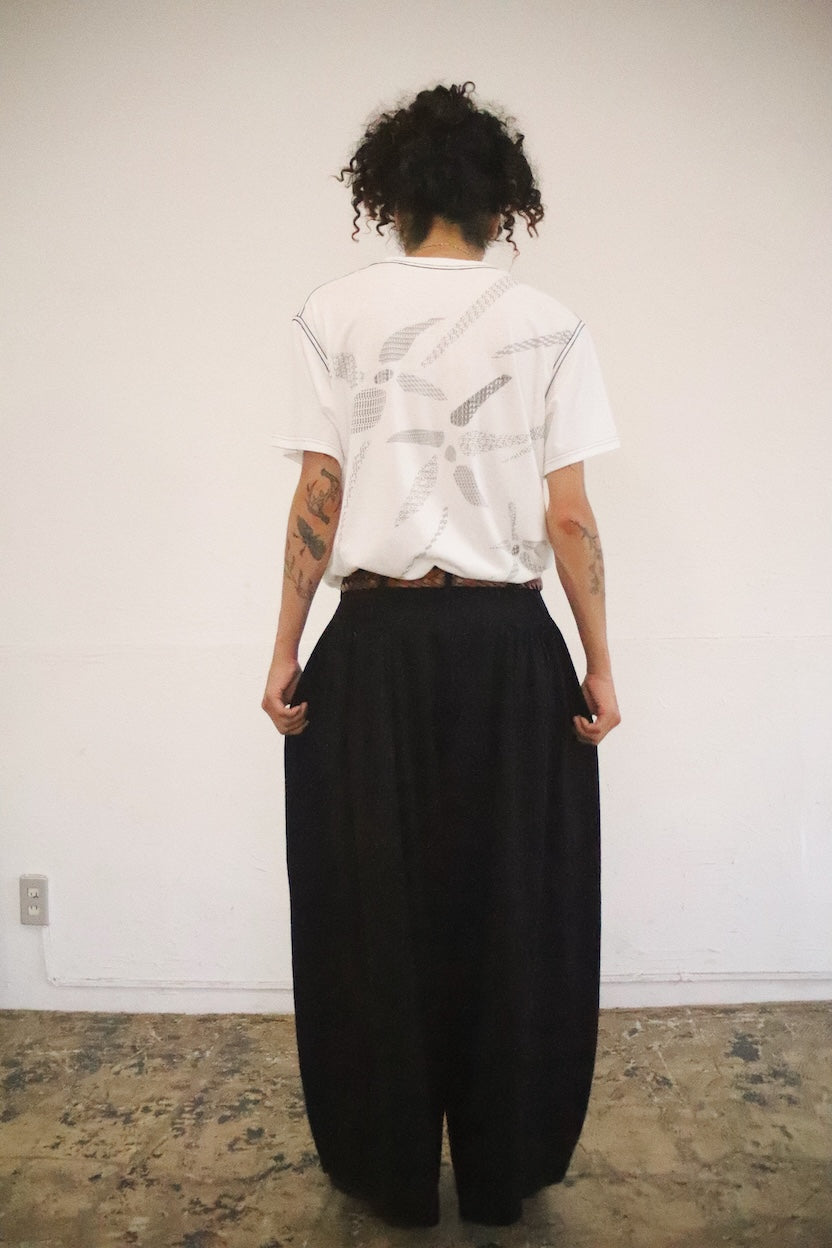 Gatther-detail pants Black