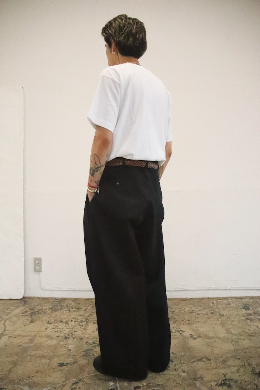 Tuck-detail cotton pants Black