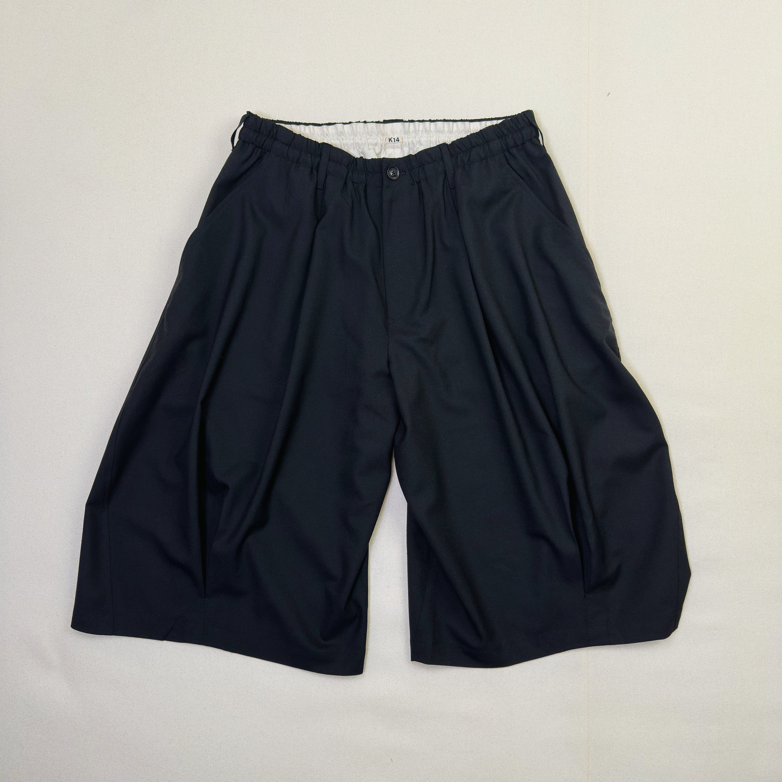 Pleated Balloon Dress Pants Black – EYE/KHOKI