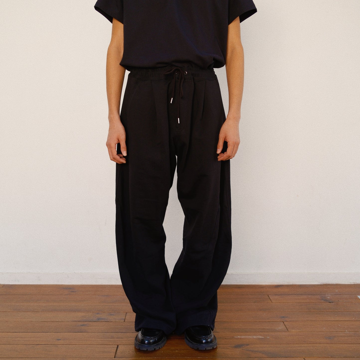 3D Cutting Sweat Pants Black