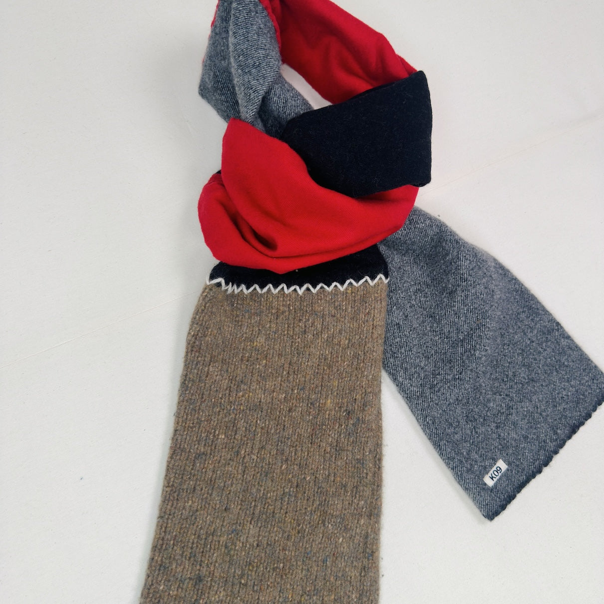 Panel-design muﬄer Red