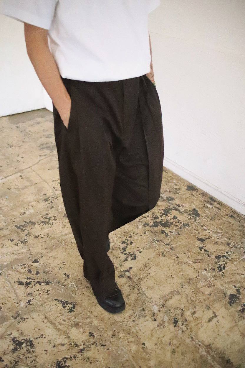 Tuck-detail pants Brown
