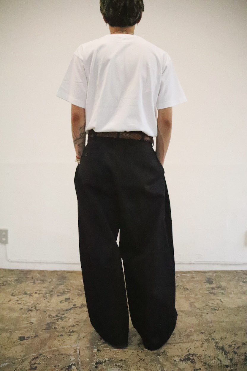 Tuck-detail cotton pants Black