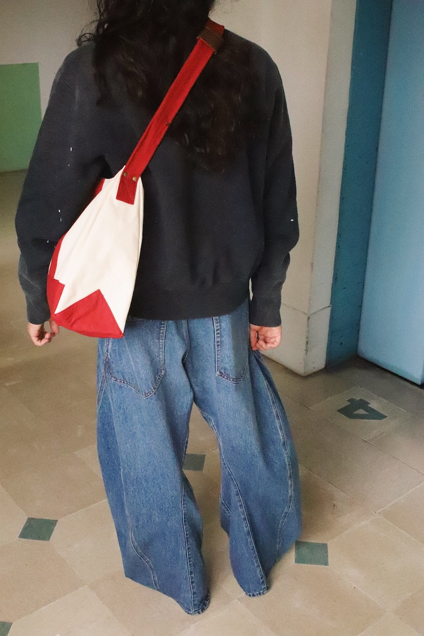 3D cutting messenger bag Red