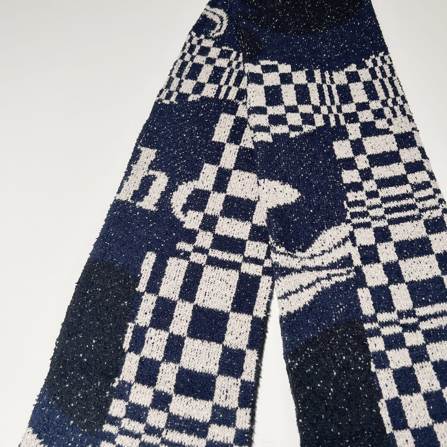 Intarsia-knit muffler Navy