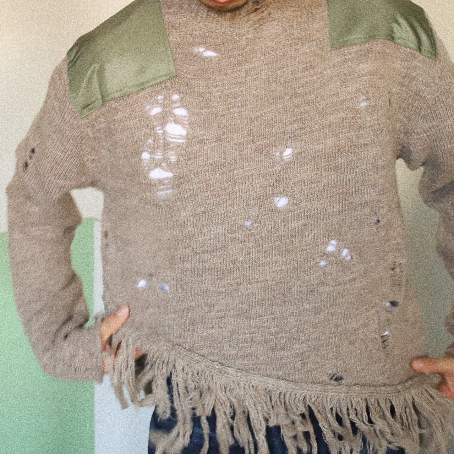 Fringed and destroyed knit Beige