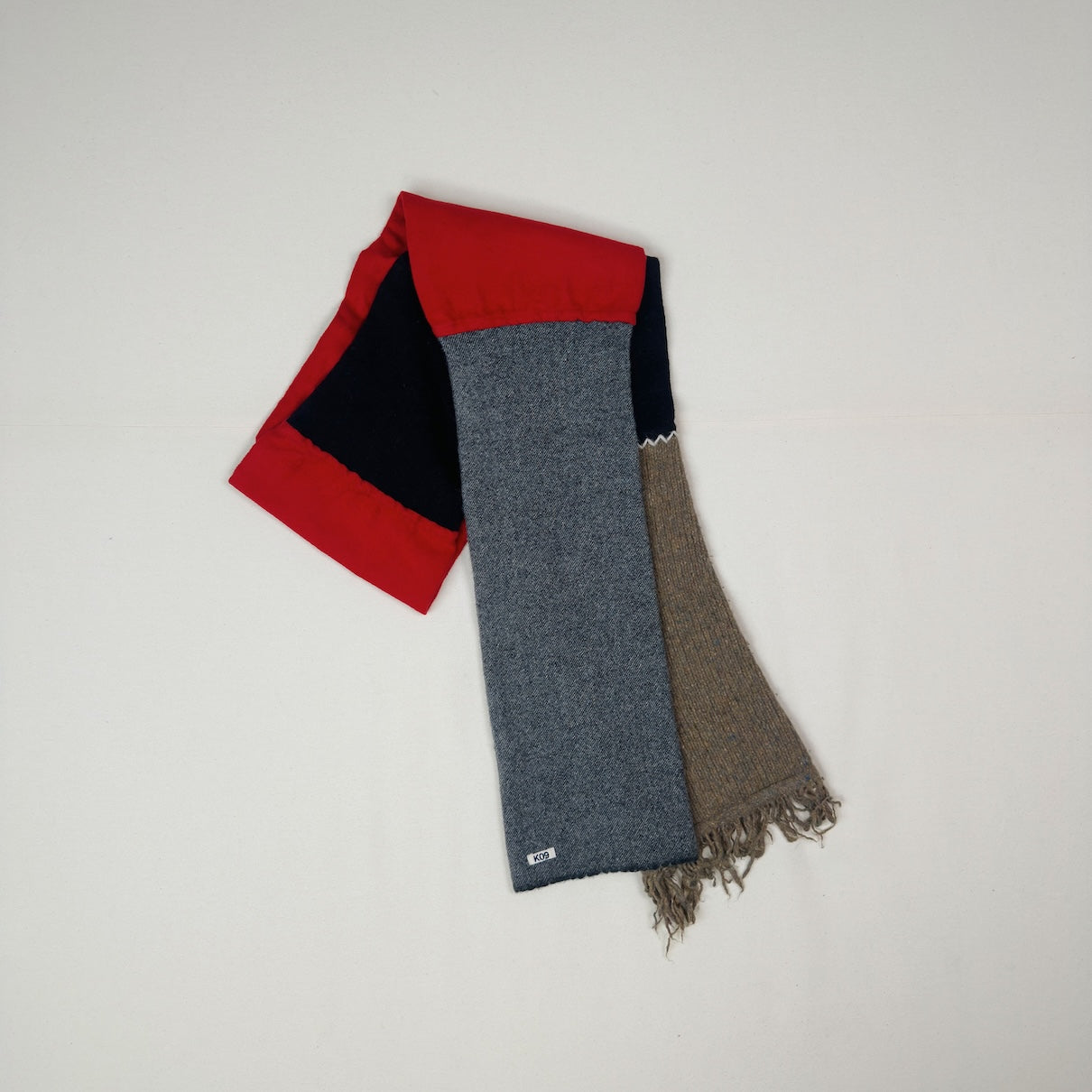 Panel-design muﬄer Red