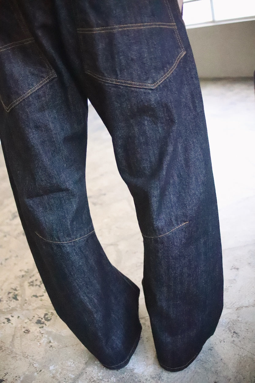 3D cutting denim pants Black