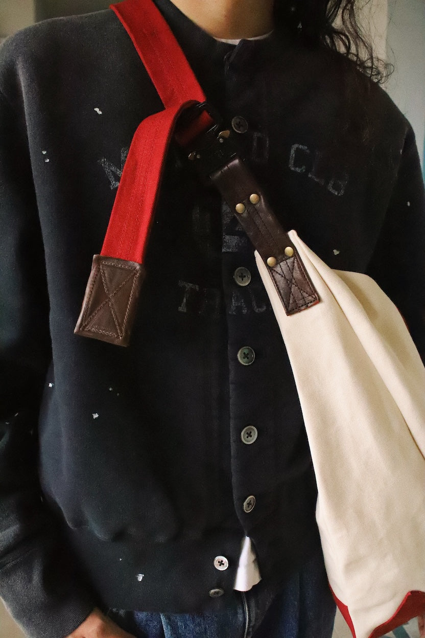 3D cutting messenger bag Red