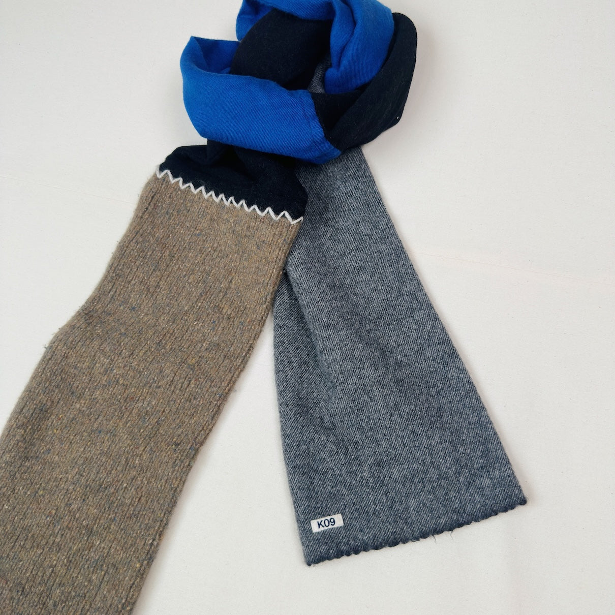 Panel-design muﬄer Blue