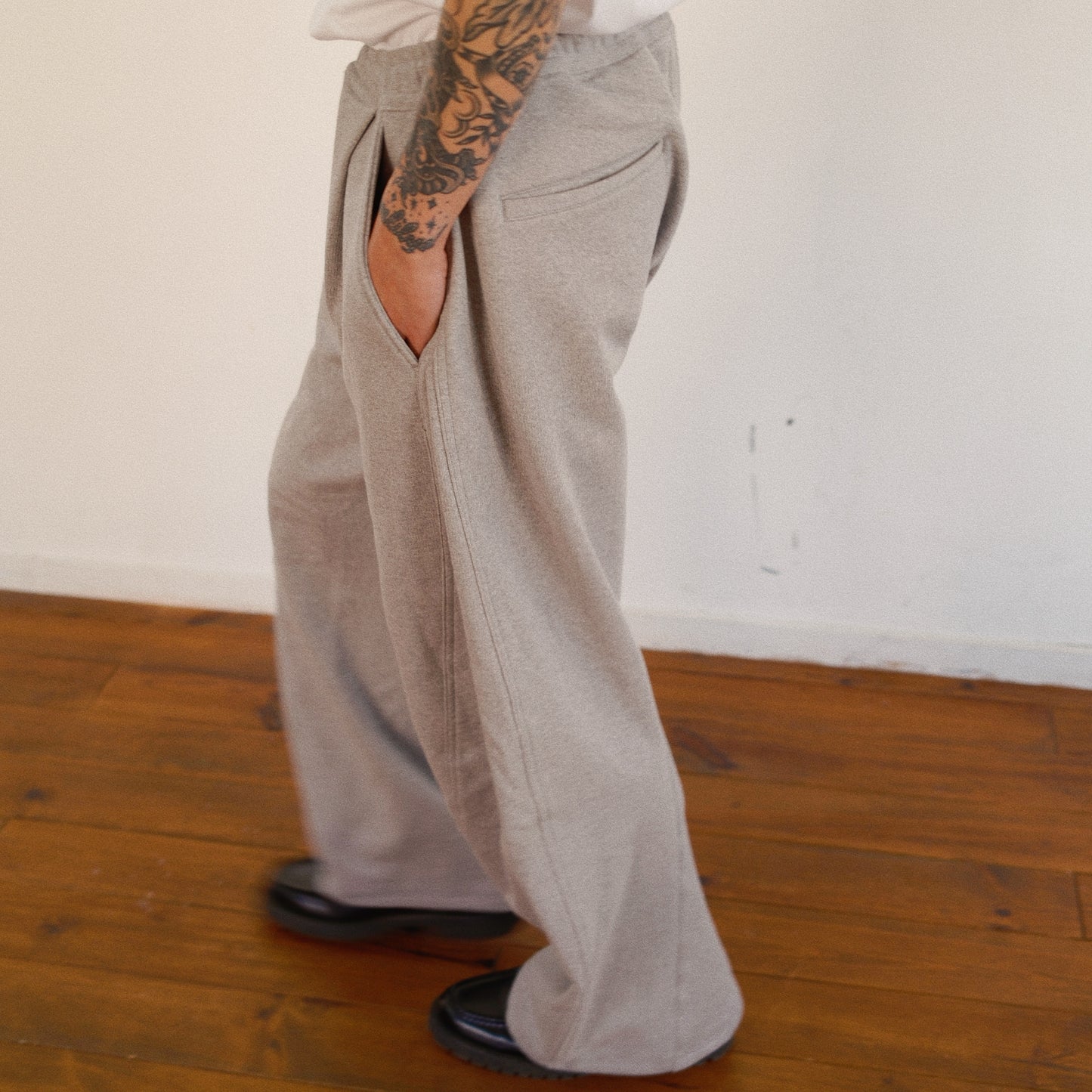 3D Cutting Sweat Pants Gray