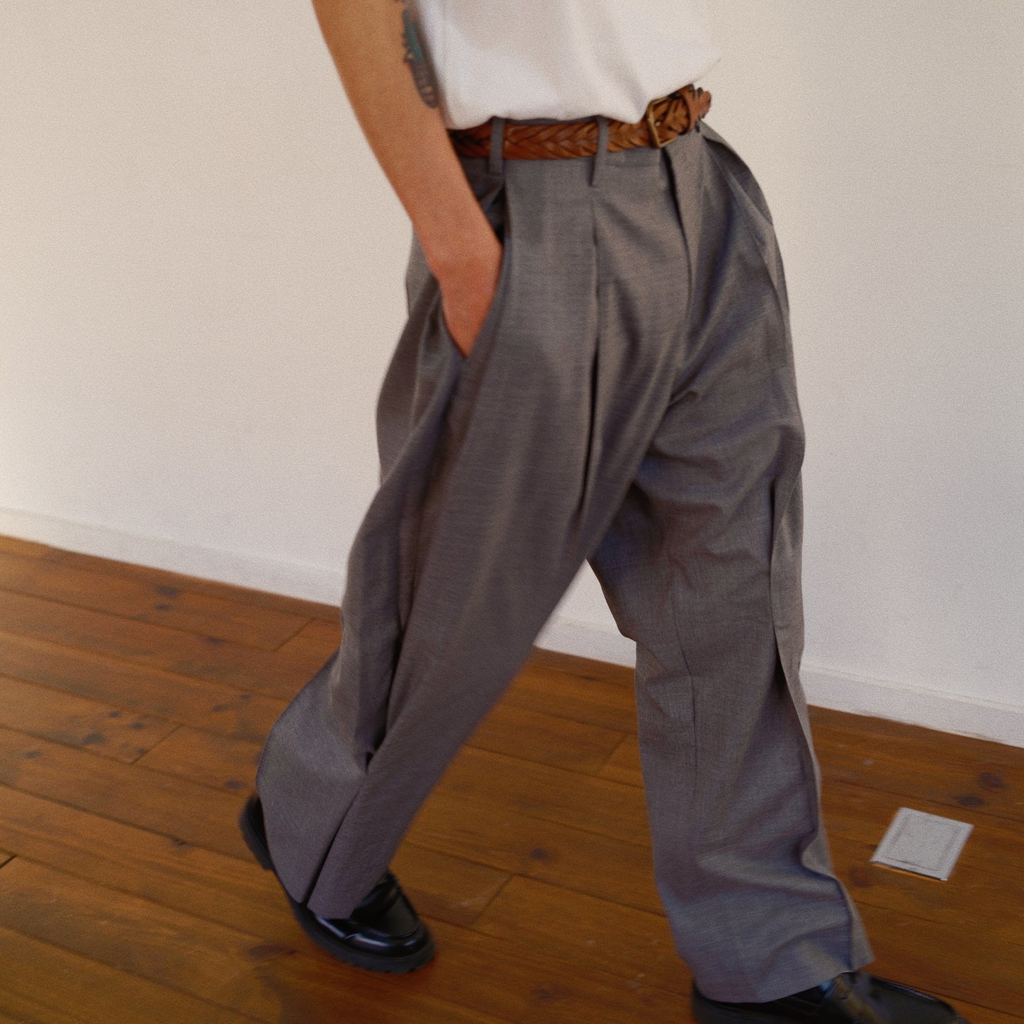 Pleated Dress Pants　Gray