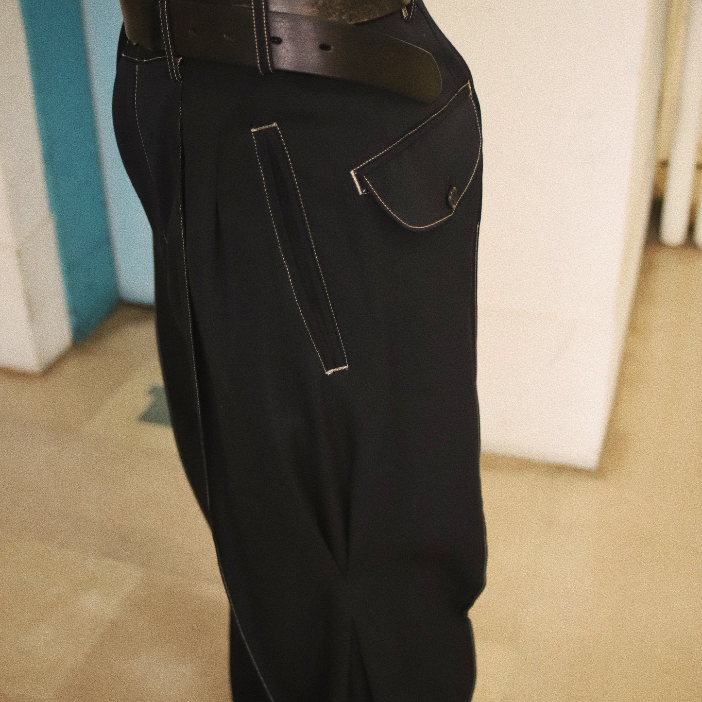 Pleat-detail pants Navy