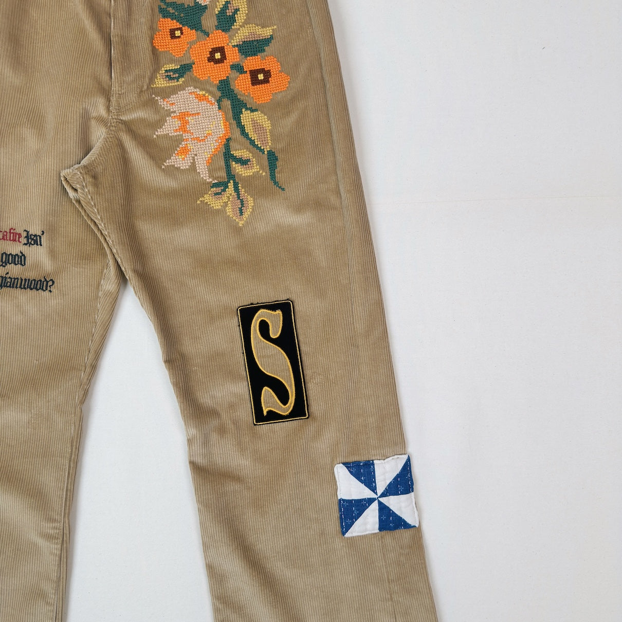 Embroidery-design pants Beige